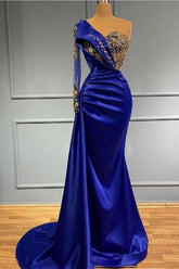Königsblaues langes Meerjungfrau-Ballkleid mit einer Schulter und Ärmeln